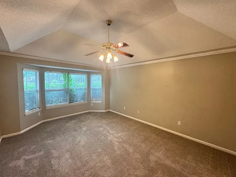 109 Hawthorn Hedge Ln — Photo 11