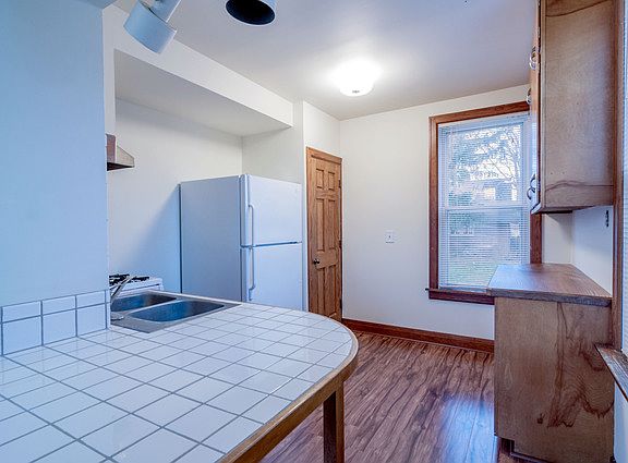 2nd image of 215 Walnut Ave #1