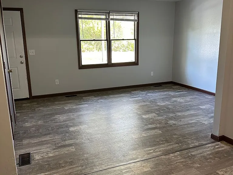 301 E Palm Dr — Photo 3