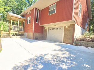 703 E Campus St, Carbondale, IL 62901