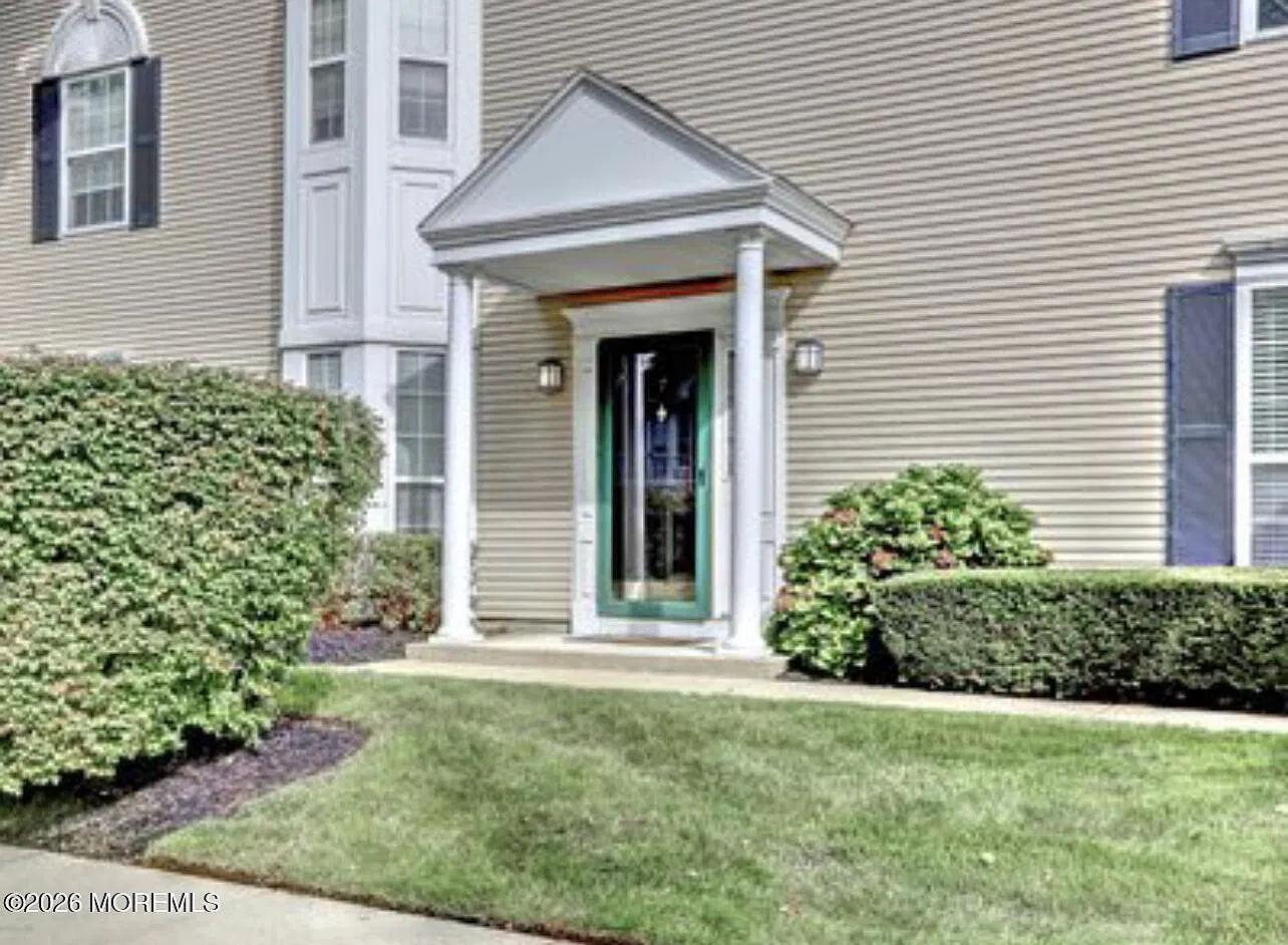 3 bed, 3.5 bath, 1866 sqft, $4,100 — Photo 2