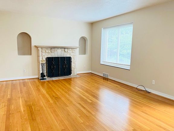 3rd image of 2843 Brazeau Ave