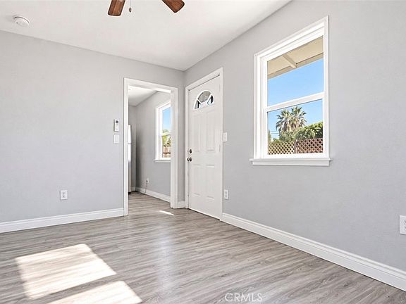 3rd image of 464 W 34th St