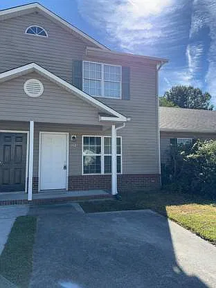 1094 W Pueblo Dr