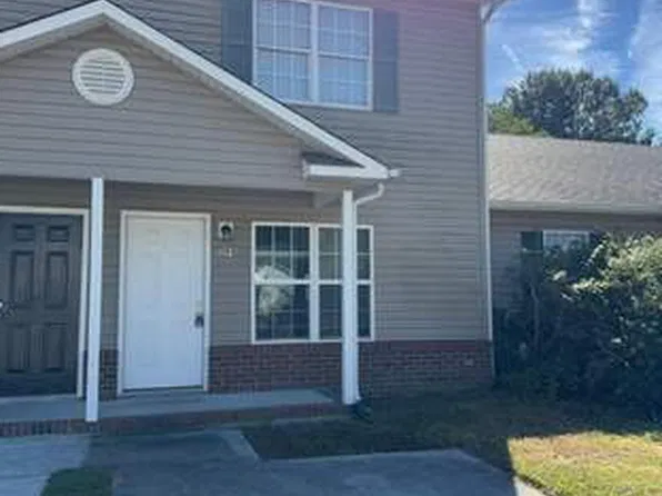 1094 W Pueblo Dr, Jacksonville, NC 28546