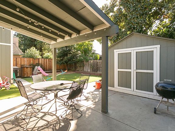 5th image of 2127 Bluejay Way