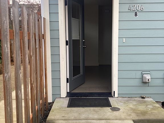 2nd image of 4206 NE Cleveland Ave #B