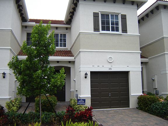2nd image of 371 SE 1st Way