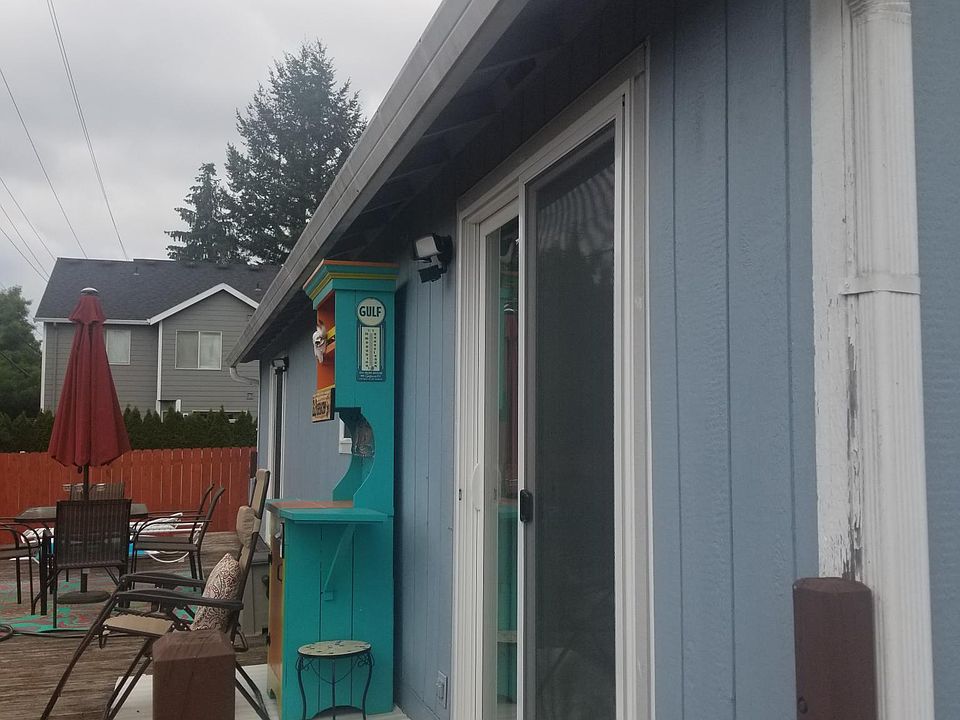 1st image of 3902 NE 132nd Ct
