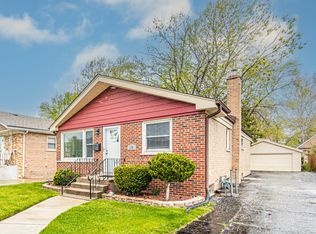 2916 W 98th St, Evergreen Park, IL 60805