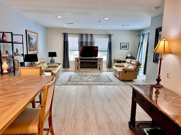 906 Alder Way #906, North Andover, MA 01845