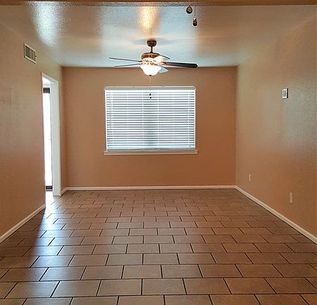 4th image of 3747 Scarlet Ave