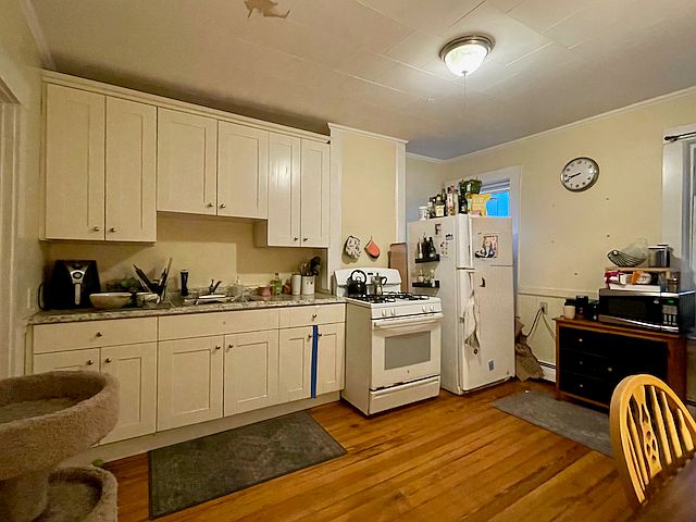 1st image of 6 Reeds Ct APT 3