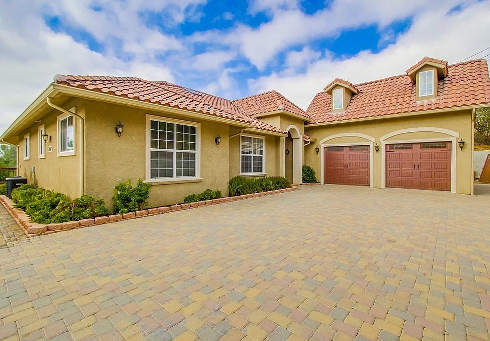 1st image of 2845-47 E Vista Way