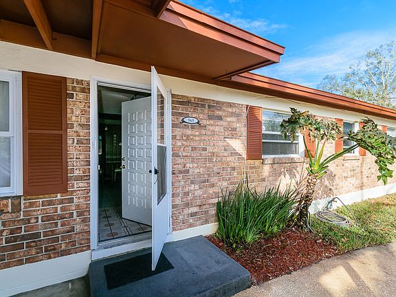 4th image of 565 Coppitt Dr E