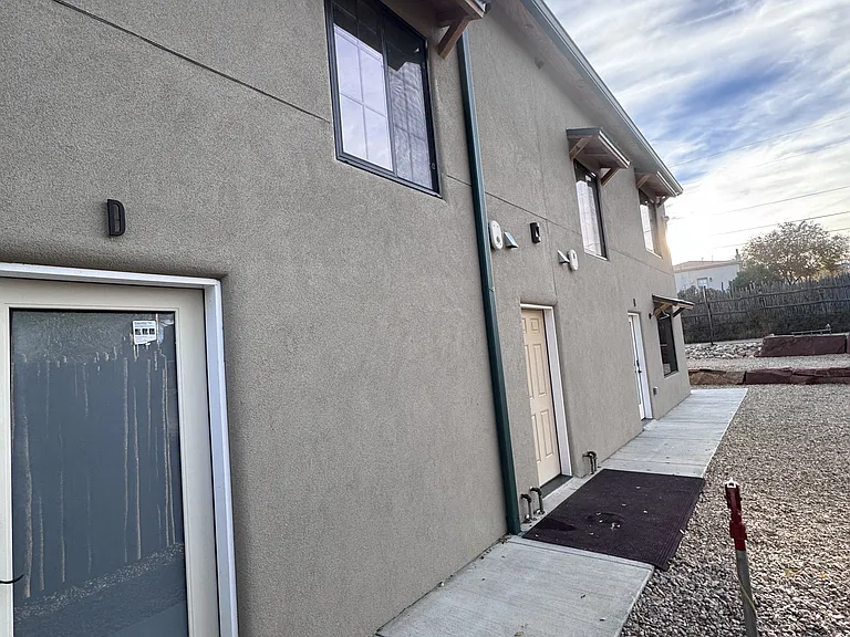 232 Valverde St — Photo 6