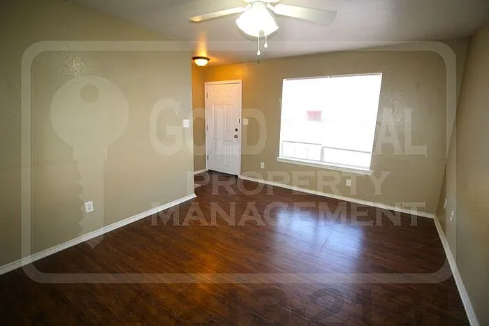 3400 Barcelona Dr — Photo 2
