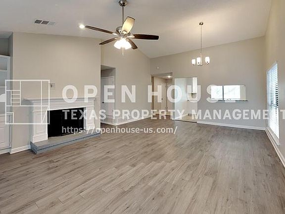 3rd image of 4208 Staghorn Cir N