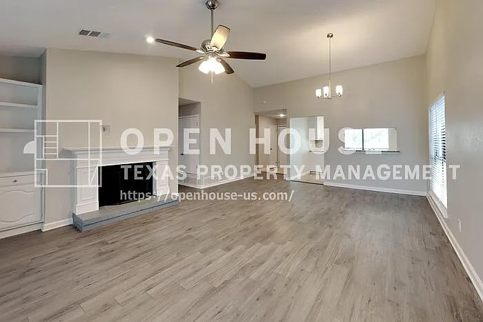 4208 Staghorn Cir N — Photo 3