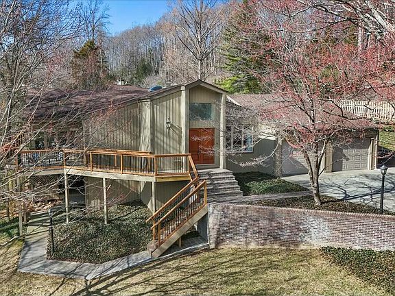 3rd image of 3601 Honeywood Dr