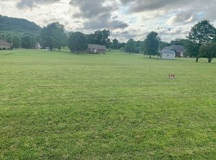 Eagles Nest Dr, Lebanon, KY 40033