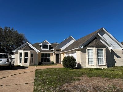 2550 Augusta Ln, Grand Prairie, TX, 75052