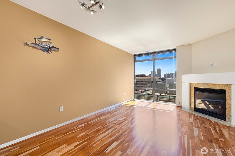 3rd image of 819 Virginia Street #2606