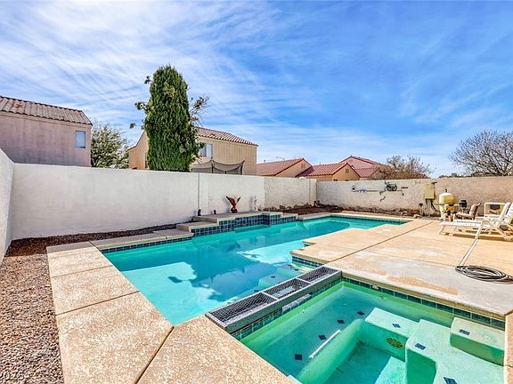 3rd image of 717 Moonlight Mesa Dr