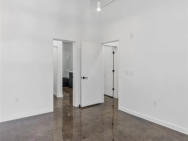 3401 Louisiana #205 — Photo 7