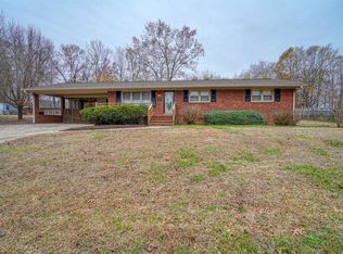 169 Sunset Dr, Cowpens, SC 29330
