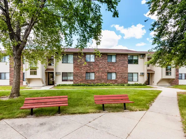 East Park Village Apartments, 1216 S G Ave APT 214, Nevada, IA 50201