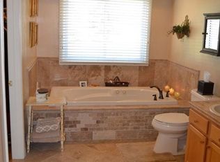 7933 Dubuque Rd, Clarkston, MI 48348