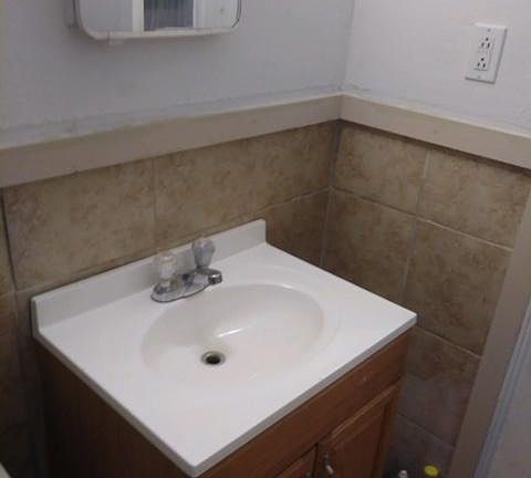 3rd image of 1618 NW Irwin Ave