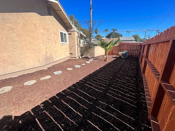 4th image of 8320-8322 Fresno Ave #8320
