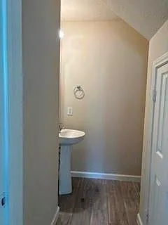3 bed, 2.5 bath, 1454 sqft, $1,950 — Photo 4