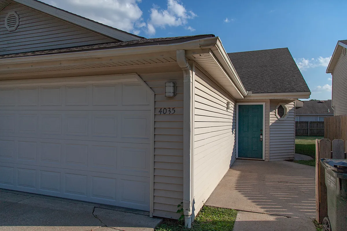 Building Photo - 4035 Overland Dr
