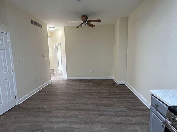 4th image of 423 Righter St