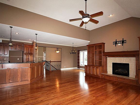 5th image of 4724 Meadow View Dr