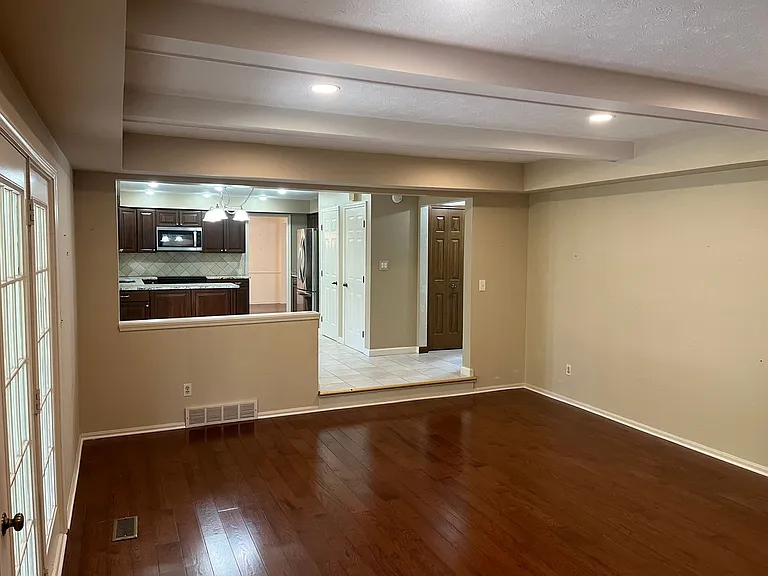 2259 Augusta Ct — Photo 15