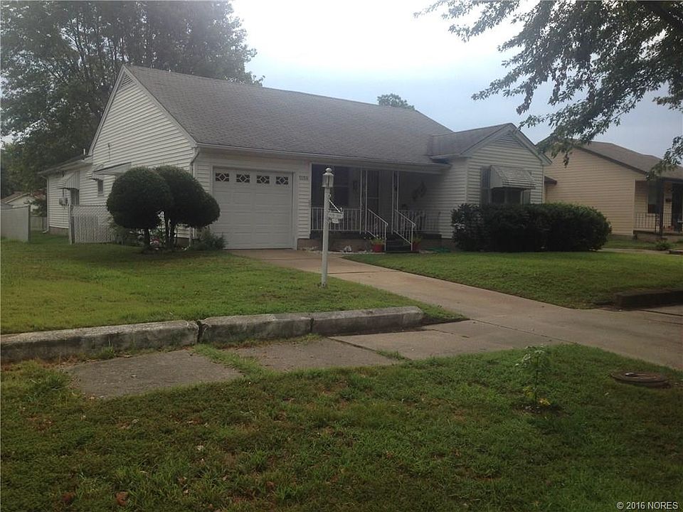 2nd image of 1158 Maple St