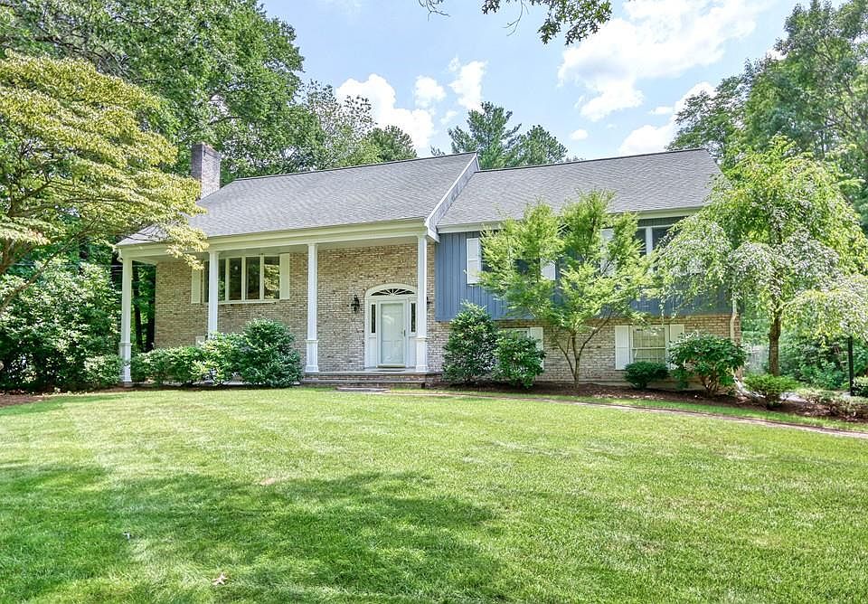 1st image of 29 Briarwood Dr