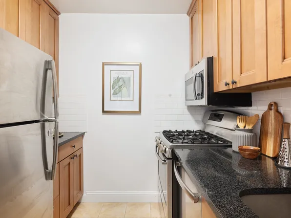 2025 Broadway image 3 of 9