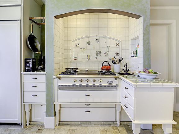Gourmet chef's kitchen
