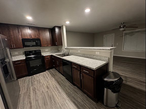 4th image of 2769 Valley Green Dr