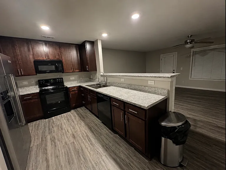 2769 Valley Green Dr — Photo 4