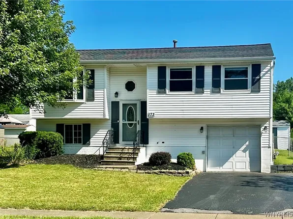 173 Oakhill Dr, Hamburg, NY 14075