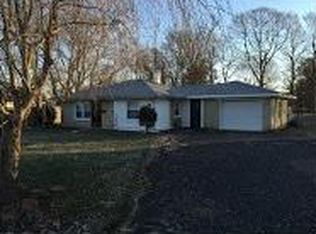 830 N Benjamin St, Rushville, IN 46173