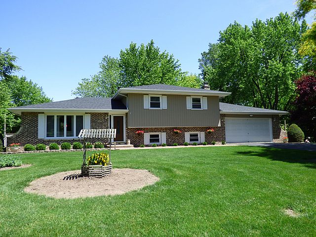 1st image of 6N789 Longacre Dr