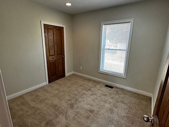 5th image of 202 Haines St