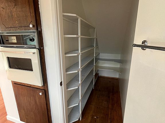 5th image of 2788 Longford Dr